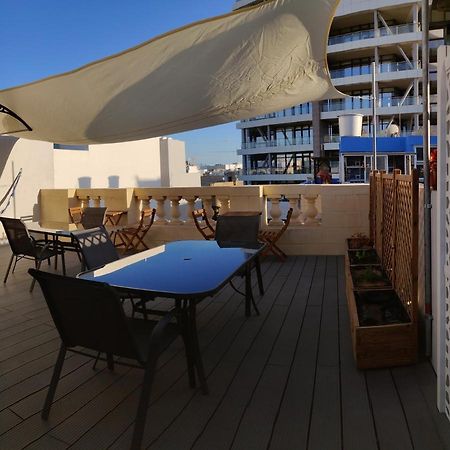 Walter'S B&B Gzira Bagian luar foto