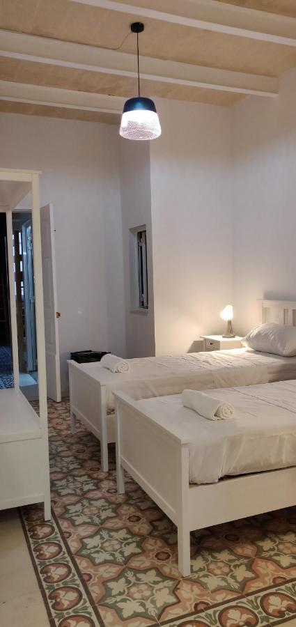 Walter'S B&B Gzira Bagian luar foto