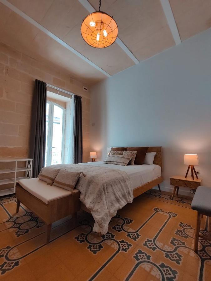 Walter'S B&B Gzira Bagian luar foto