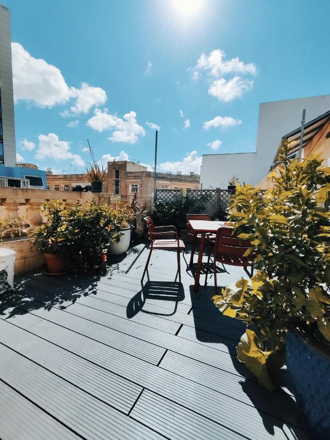Walter'S B&B Gzira Bagian luar foto